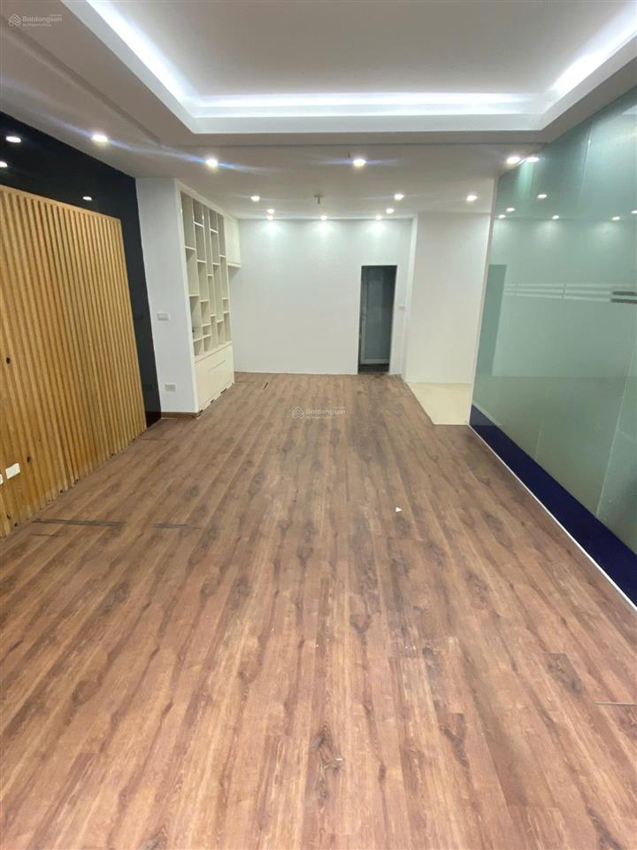 Cho thuê nhà thanh bình  cạnh làng vk châu âu, dt 65m², 5 tầng, mặt tiền khủng 6m. kinh doanh đẹp