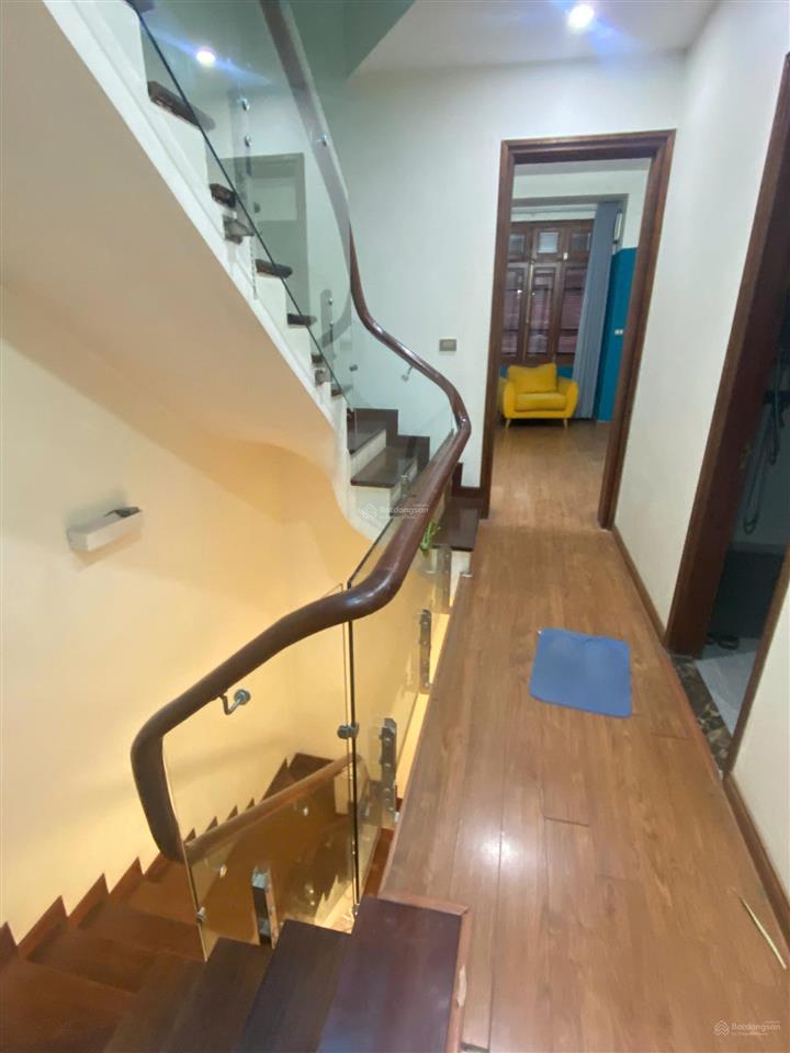 Cho thuê nhà trung văn vinaconex 3  cương kiên. dt 90m2, 5 tầng, mt 5m. đủ nội thất. ô tô đỗ cửa
