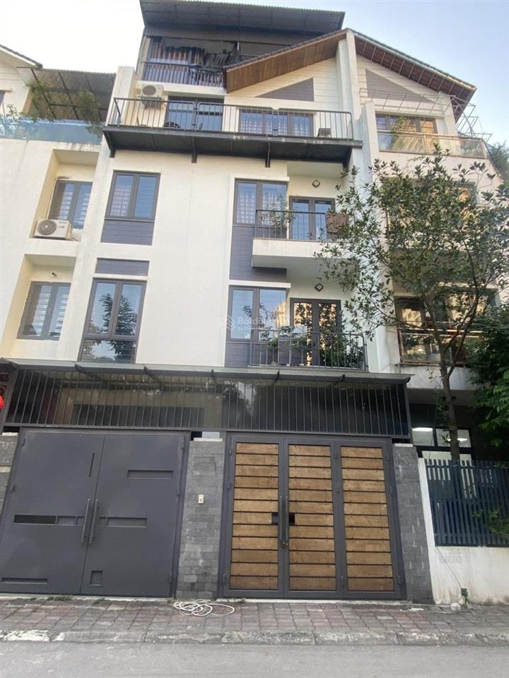 Cho thuê nhà trung văn vinaconex 3  cương kiên. dt 90m2, 5 tầng, mt 5m. đủ nội thất. ô tô đỗ cửa