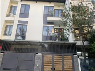 Cho thuê nhà trung văn vinaconex 3  cương kiên. dt 90m2, 5 tầng, mt 5m. đủ nội thất. ô tô đỗ cửa