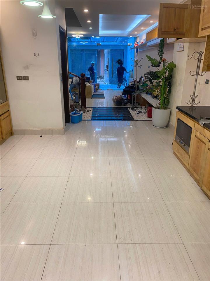 Cho thuê nhà trung văn vinaconex 3  cương kiên. dt 90m2, 5 tầng, mt 5m. đủ nội thất. ô tô đỗ cửa