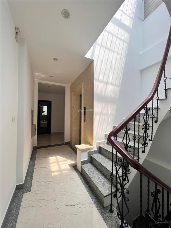 Cho thuê nhà mễ trì, nam tl. dt 60m2, 7 tầng thông sàn, thang máy, đh âm trần. kinh doanh+vp đẹp