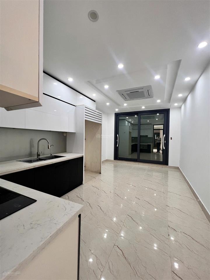 Cho thuê nhà mễ trì, nam tl. dt 60m2, 7 tầng thông sàn, thang máy, đh âm trần. kinh doanh+vp đẹp