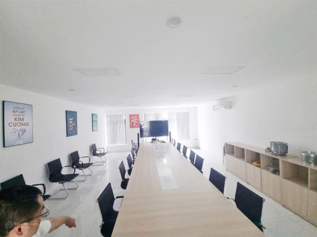 Cho thuê nhà riêng vinhomes hàm nghi, mỹ đình. dt 100m2, 5 tầng, thang máy. phù hợp các mô hình