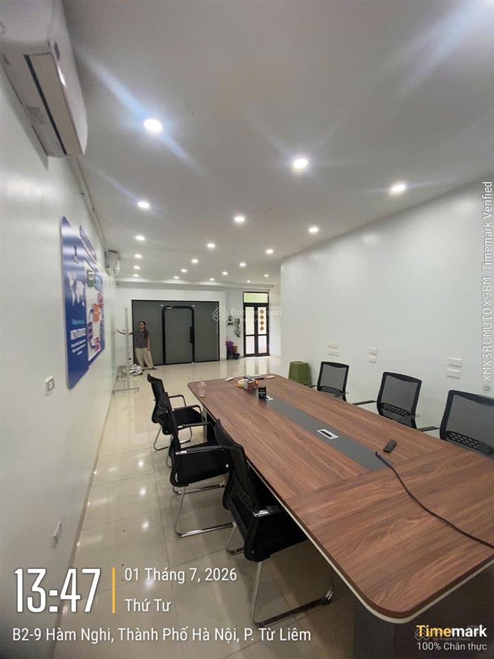 Cho thuê lk vinhomes hàm nghi  mỹ đình. dt 96m2, 5 tầng thông sàn, thang máy. kinh doanh tốt