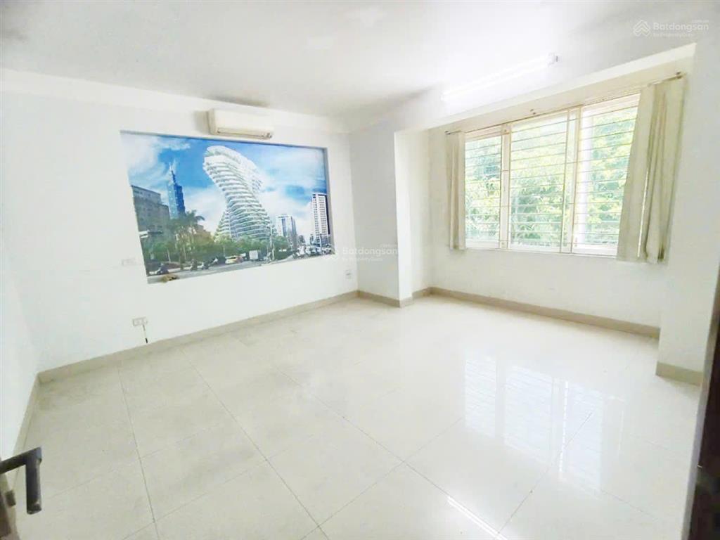 Cho thuê nhà lương thế vinh cạnh vin green bay. dt 100m², 5 tầng, mt 5m, ô tô đỗ cửa. vị trí đẹp