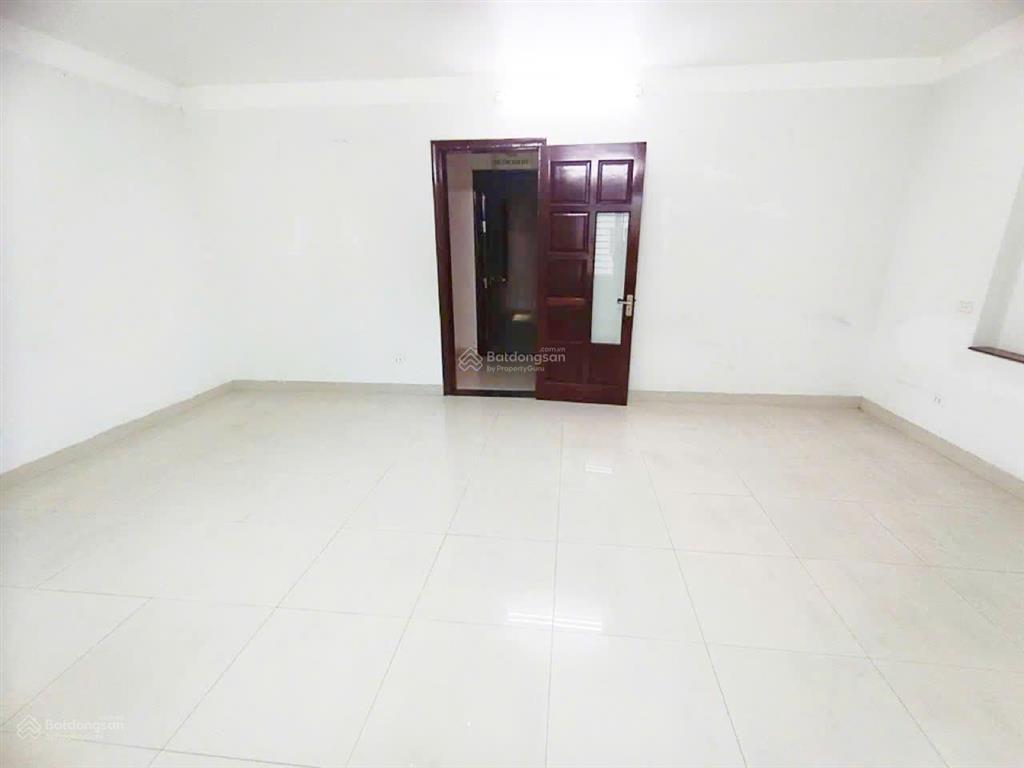 Cho thuê nhà lương thế vinh cạnh vin green bay. dt 100m², 5 tầng, mt 5m, ô tô đỗ cửa. vị trí đẹp
