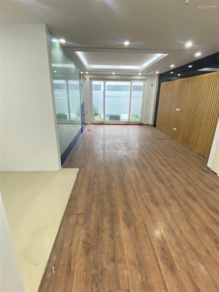 Cho thuê nhà thanh bình  cạnh làng vk châu âu, dt 70m², 5 tầng, mặt tiền khủng 6m. kinh doanh đẹp