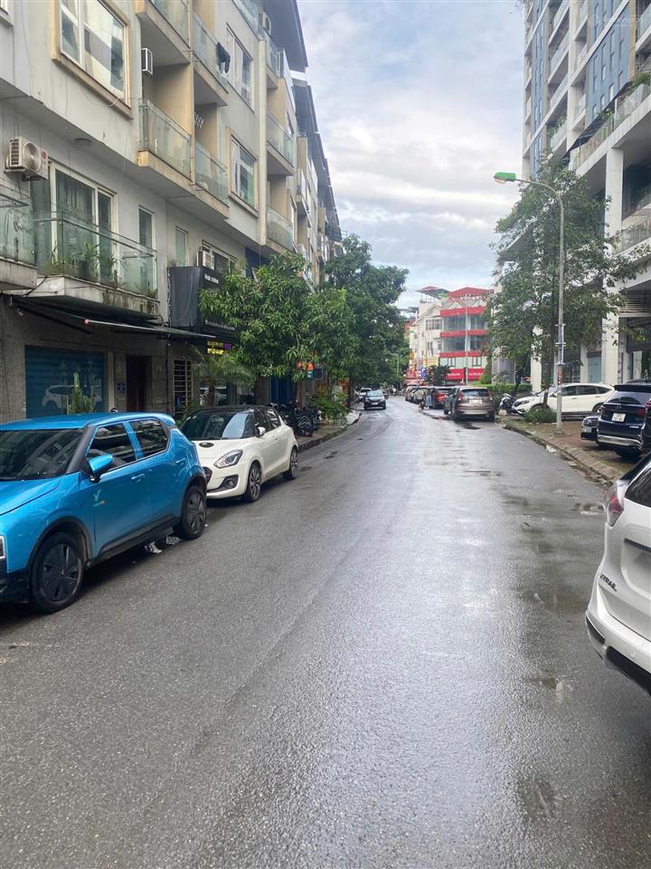Cho thuê nhà thanh bình  cạnh làng vk châu âu, dt 70m², 5 tầng, mặt tiền khủng 6m. kinh doanh đẹp