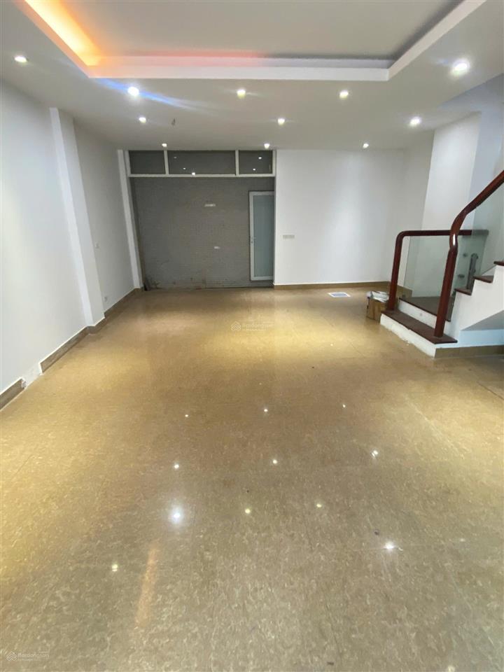 Cho thuê nhà thanh bình  cạnh làng vk châu âu, dt 70m², 5 tầng, mặt tiền khủng 6m. kinh doanh đẹp