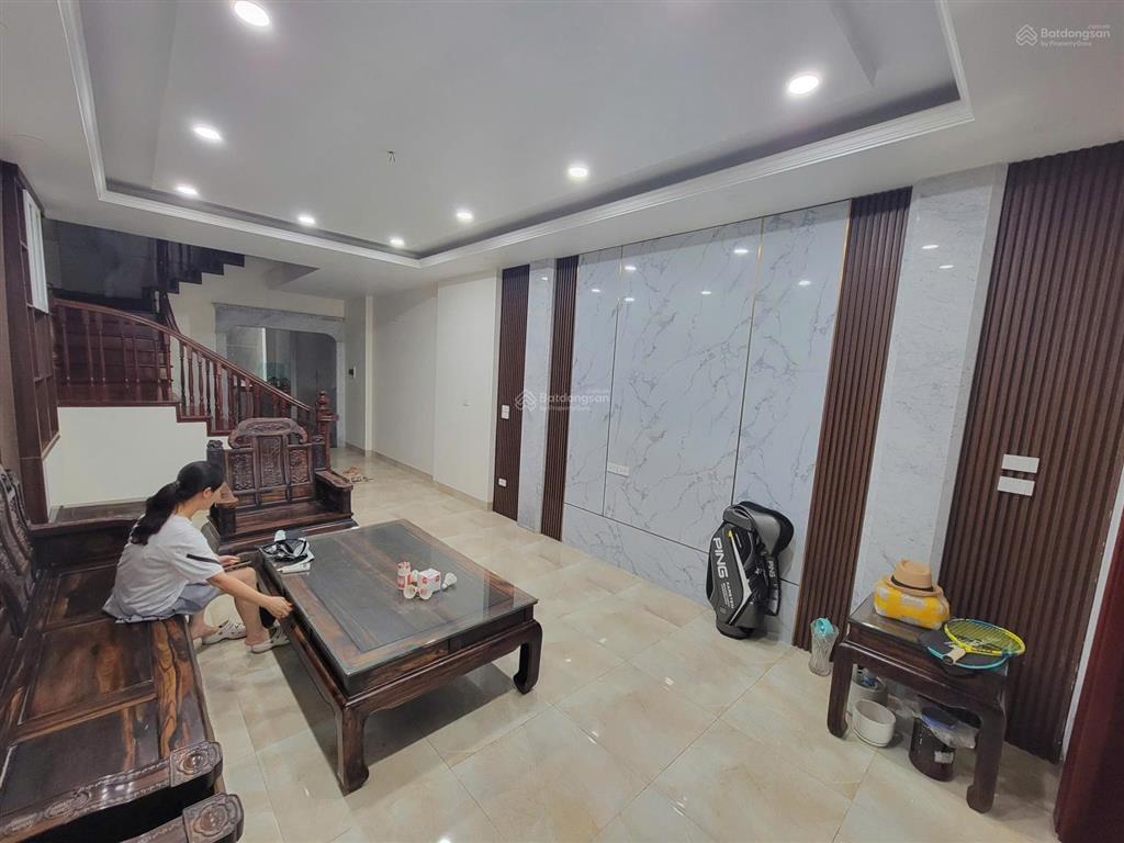 Cho thuê nhà đường 19/5, văn quán. dt 85m2, 5 tầng, mt 5m, full nội thất. ô tô đỗ cửa
