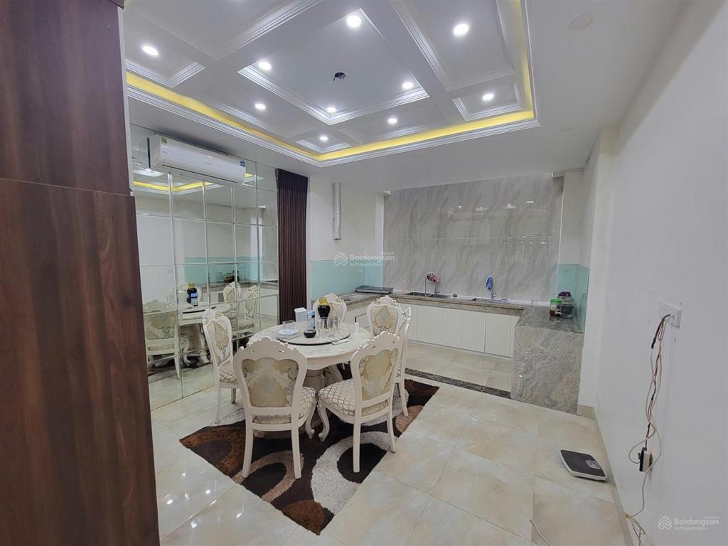 Cho thuê nhà đường 19/5, văn quán. dt 85m2, 5 tầng, mt 5m, full nội thất. ô tô đỗ cửa