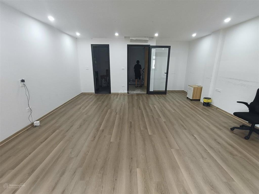 Cho thuê lk nguyễn tuân, thanh xuân. dt 75m2, 5 tầng, mt 6m, đủ điều hòa. ô tô đỗ cửa. giá hời