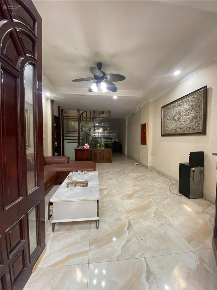 Cho thuê lk ngay nguyễn khuyến  văn quán. dt 85m2, 4t, full nội thất, vị trí thoáng, ô tô đỗ cửa