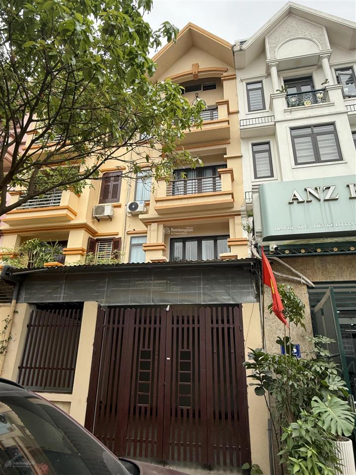 Cho thuê lk ngay nguyễn khuyến  văn quán. dt 85m2, 4t, full nội thất, vị trí thoáng, ô tô đỗ cửa