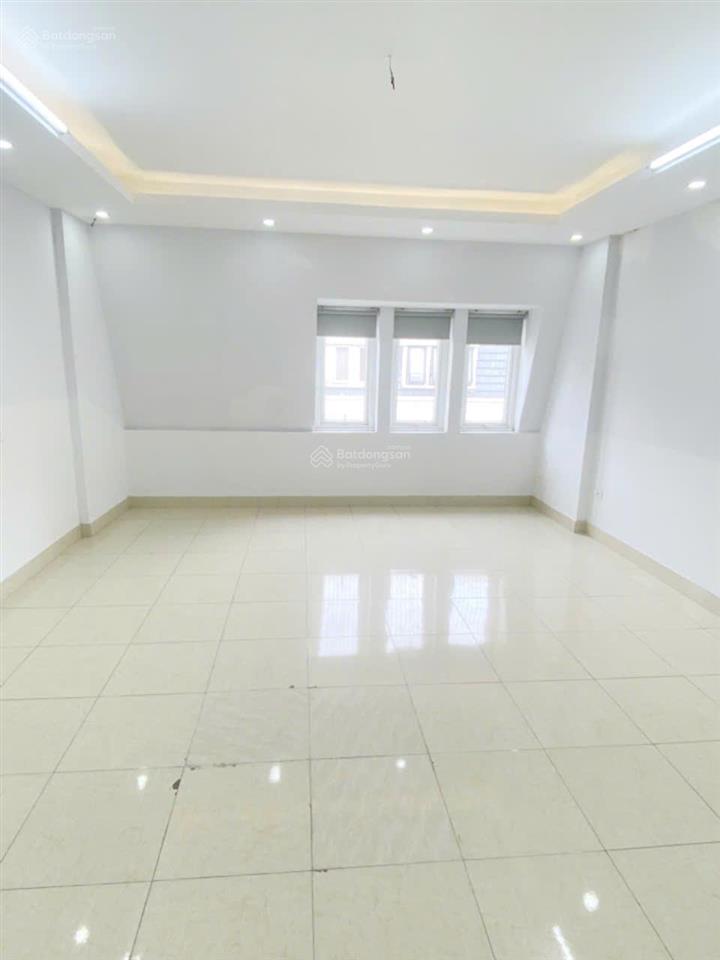 Cho thuê nhà phố lưu quang vũtrung hòa. dt 115m2, 5 tầng, lô góc 2 mặt tiền. phù hợp các mô hình