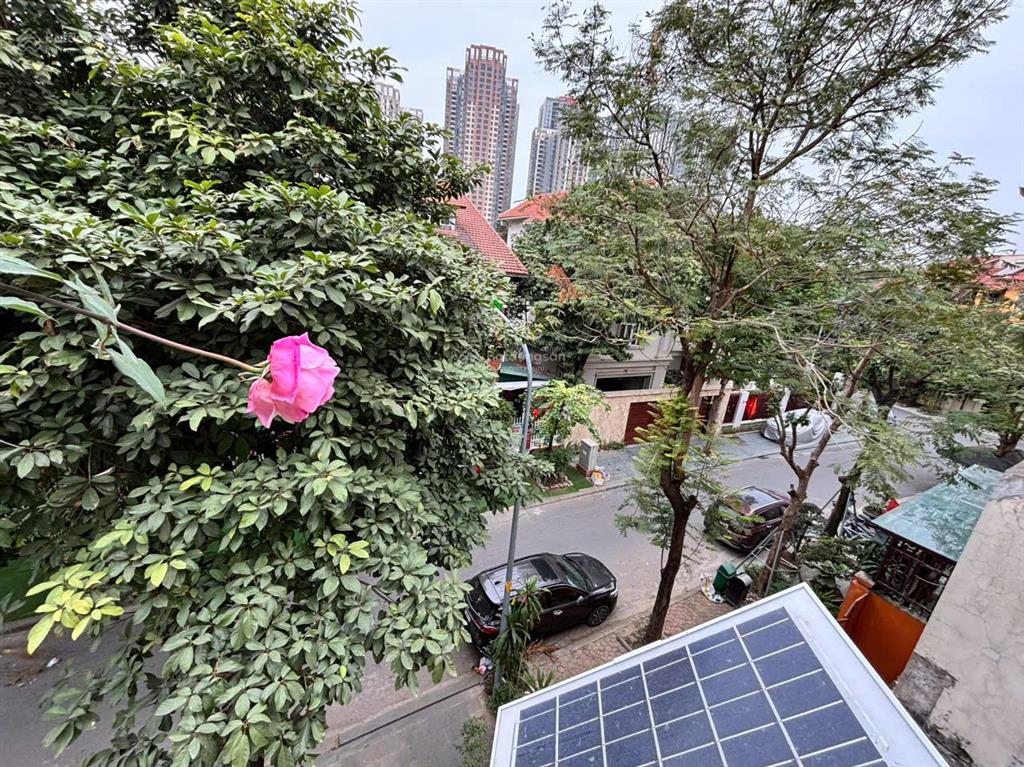 Cho thuê bt làng việt kiều châu âunguyễn văn lộc. dt 150m2, 4 tầng, full nội thất. phù hợp ở + vp