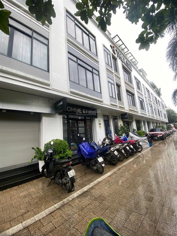 Cho thuê lk vinhomes hàm nghi  mỹ đình. dt 100m2, 5 tầng, thang máy. kinh doanh đẹp. giá cực rẻ