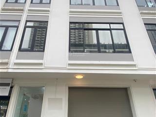 Cho thuê lk vinhomes hàm nghi  mỹ đình. dt 100m2, 5 tầng, thang máy. kinh doanh đẹp. giá cực rẻ