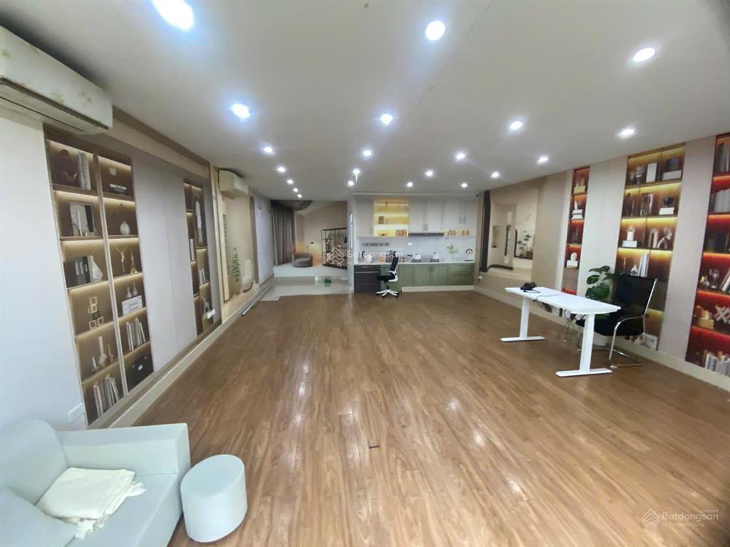 Cho thuê lk vinhomes hàm nghi  mỹ đình. dt 100m2, 5 tầng, thang máy. kinh doanh đẹp. giá cực rẻ
