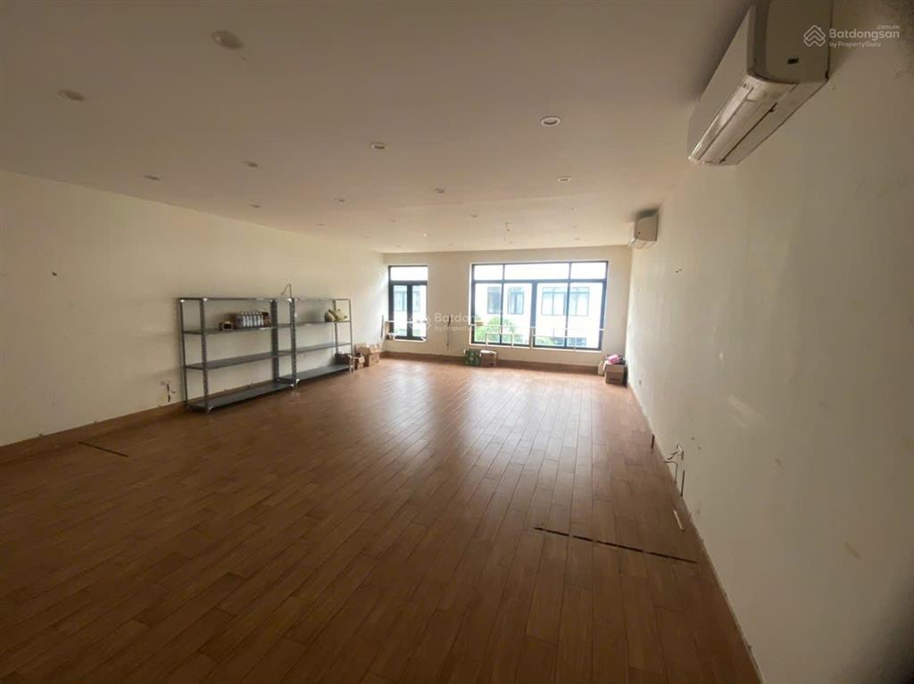 Cho thuê lk vinhomes hàm nghi  mỹ đình. dt 100m2, 5 tầng, thang máy. kinh doanh đẹp. giá cực rẻ