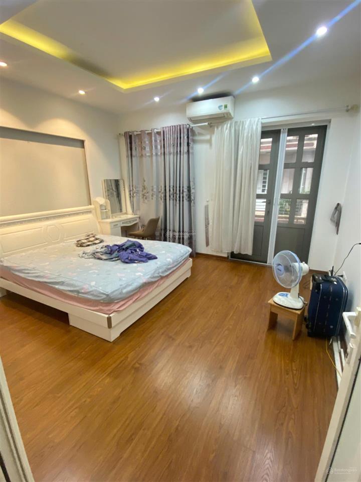 Cho thuê nhà riêng chiến thắng  văn quán. dt 75m2, 4 tầng, có nội thất, vị trí thoáng, ô tô đỗ cửa