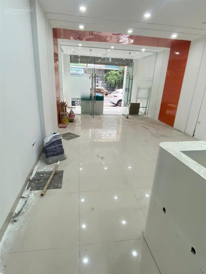 Cho thuê lk văn khê, tố hữu. dt 85m2, 6 tầng thông sàn, thang máy cuối. ô tô đỗ cửa. kinh doanh đẹp
