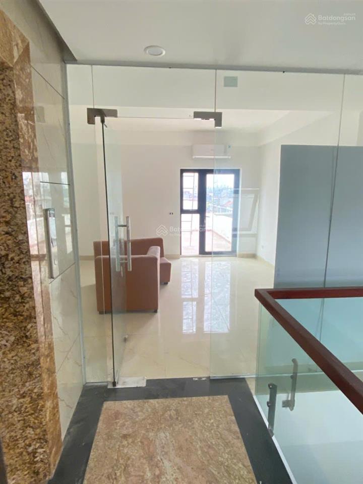 Cho thuê lk văn khê, tố hữu. dt 85m2, 6 tầng thông sàn, thang máy cuối. ô tô đỗ cửa. kinh doanh đẹp