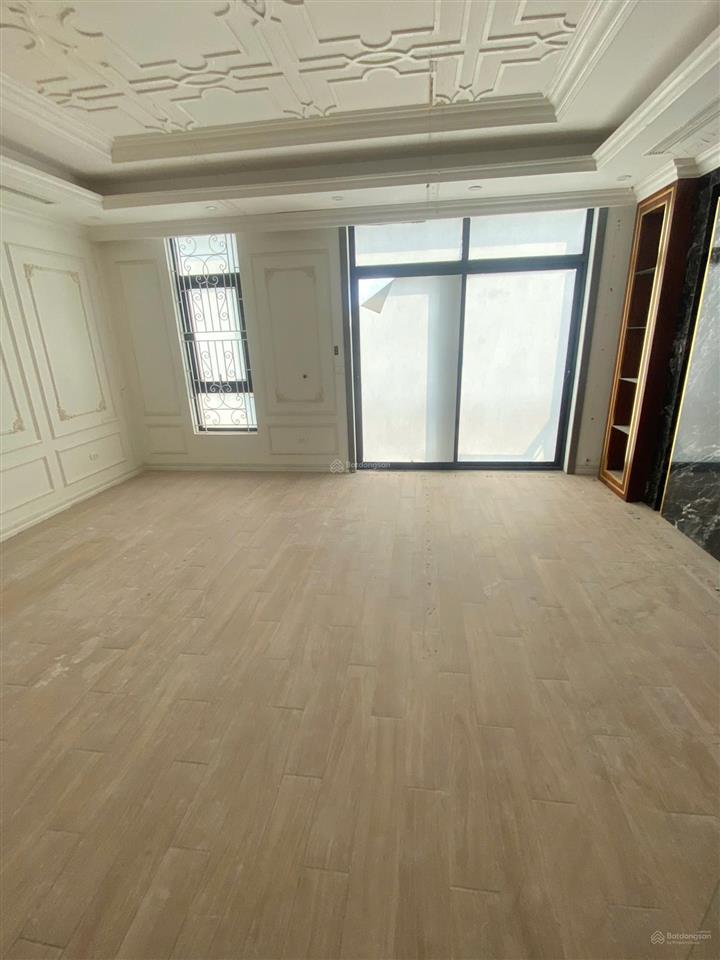 Cho thuê nhà vinhomes greenbay mễ trì. dt 95m2, mt 6.5m, 4 tầng 1 hầm, thang máy. kinh doanh+vp đẹp