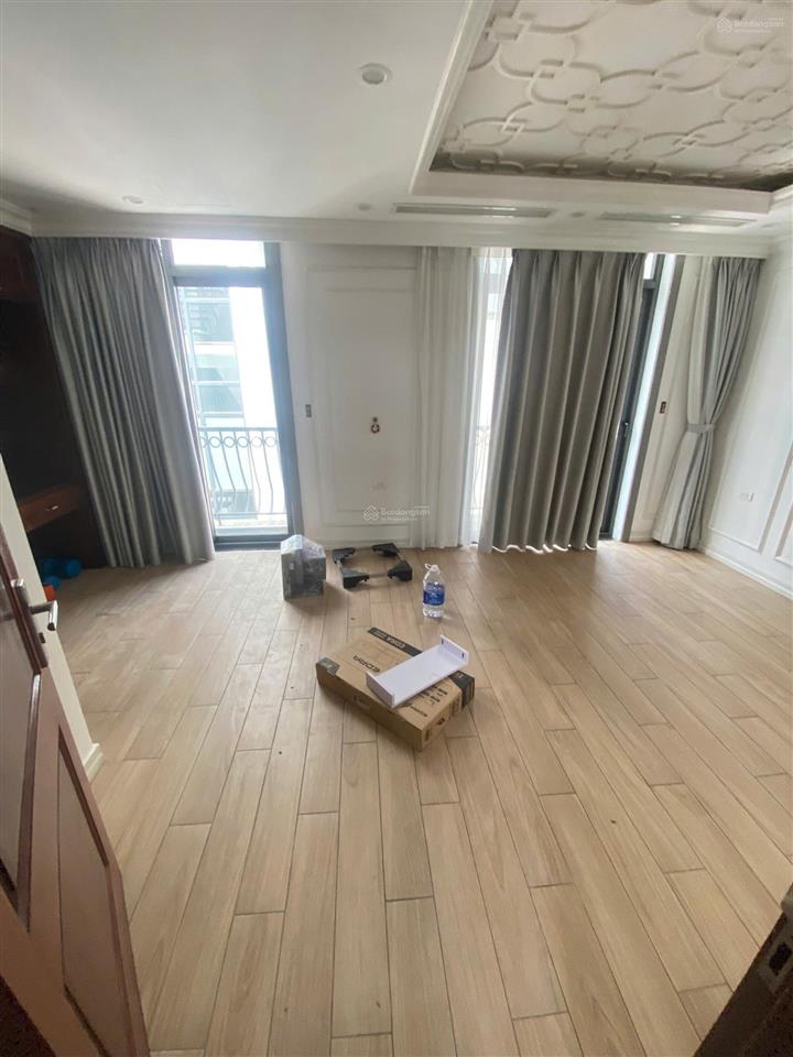 Cho thuê nhà vinhomes greenbay mễ trì. dt 95m2, mt 6.5m, 4 tầng 1 hầm, thang máy. kinh doanh+vp đẹp