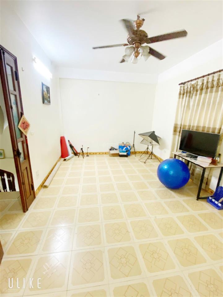 Cho thuê nhà văn yên, cạnh nguyễn khuyến  văn quán. dt 80m2, 5 tầng lô góc. ô tô đỗ quanh nhà