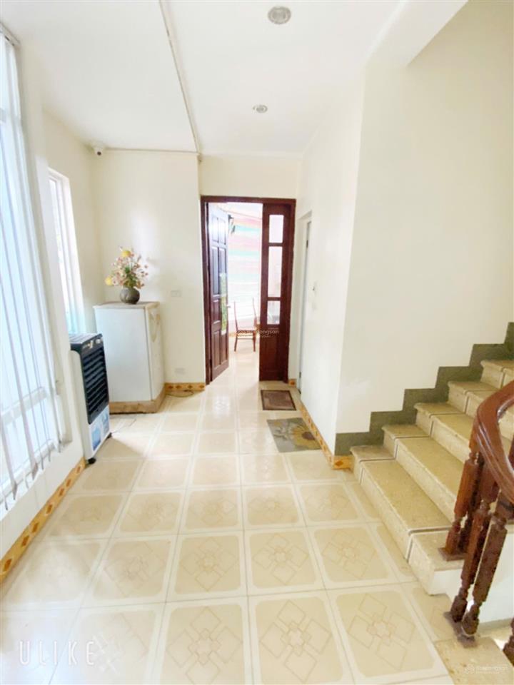 Cho thuê nhà văn yên, cạnh nguyễn khuyến  văn quán. dt 80m2, 5 tầng lô góc. ô tô đỗ quanh nhà