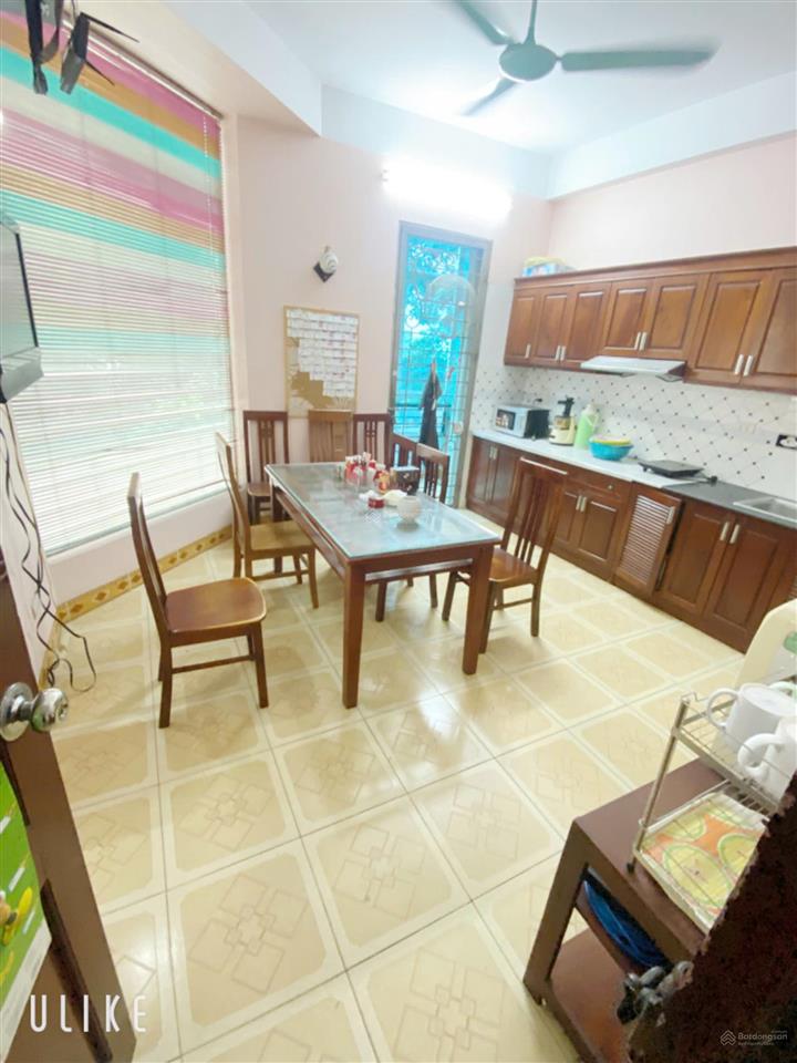 Cho thuê nhà văn yên, cạnh nguyễn khuyến  văn quán. dt 80m2, 5 tầng lô góc. ô tô đỗ quanh nhà