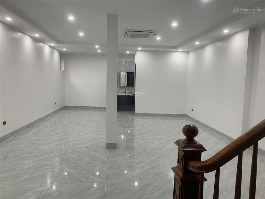 Cho thuê nhà riêng đại mỗ. dt 115m2, 5 tầng thang máy, có điều hòa, nội thất. phù hợp các mô hình