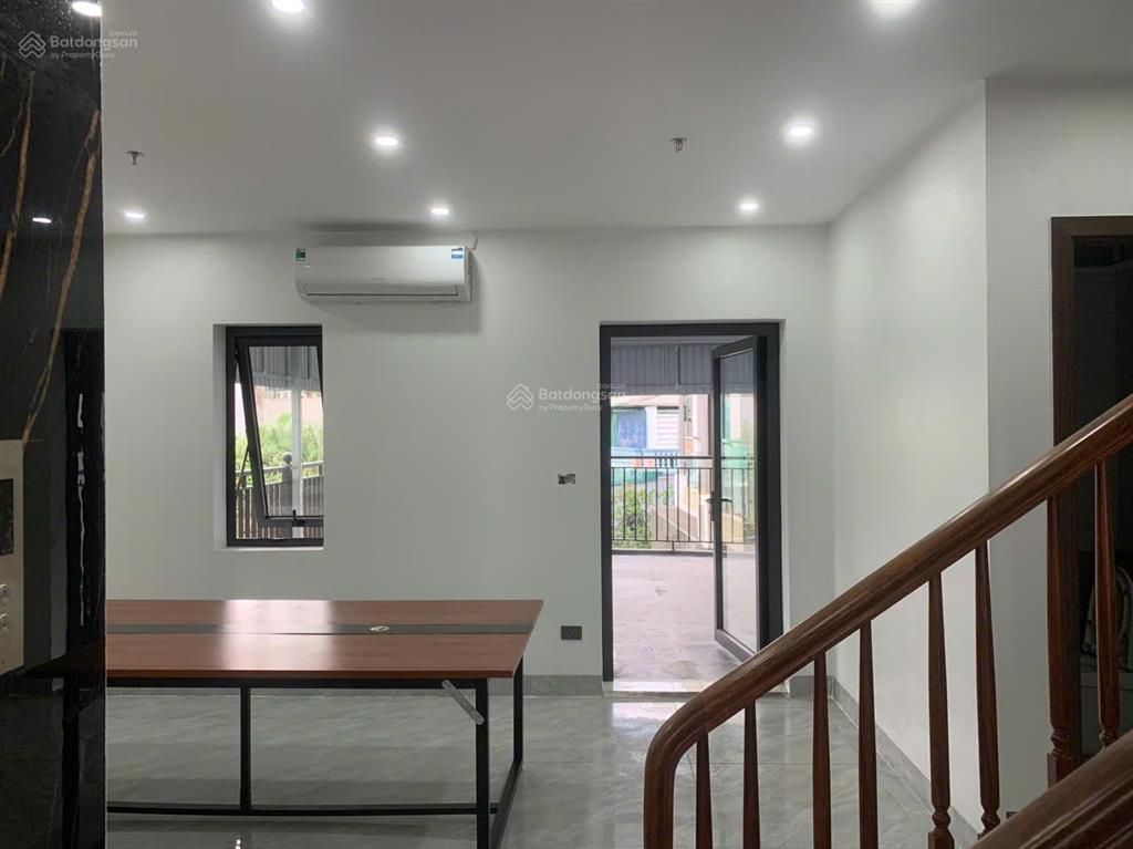 Cho thuê lk đại mỗ. dt 115m2, 5 tầng thang máy, có điều hòa, nội thất. phù hợp các mô hình
