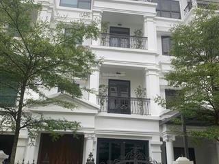 Cho thuê lk đại mỗ. dt 115m2, 5 tầng thang máy, có điều hòa, nội thất. phù hợp các mô hình