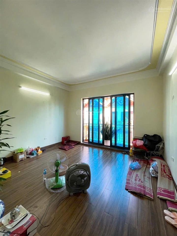 Cho thuê nhà mới nguyễn văn lộc  mỗ lao. dt 75m2, 5 tầng thang máy, mt 5m. phù hợp các mô hình