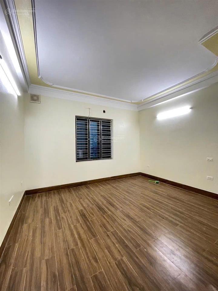 Cho thuê nhà mới nguyễn văn lộc  mỗ lao. dt 75m2, 5 tầng thang máy, mt 5m. phù hợp các mô hình