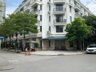 Cho thuê nhà 107 xuân la  giáp võ chí công. dt 105m², 5 tầng, mt 6m. phù hợp các mô hình