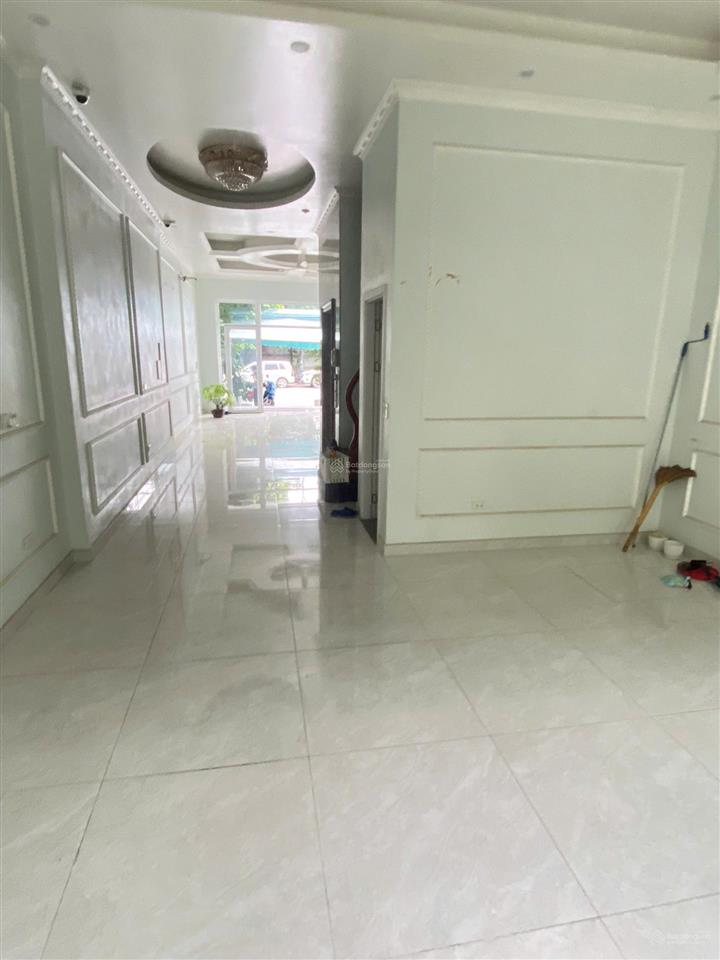 Cho thuê lẻ tầng 1+2 louis city, đại mỗ. dt 105m2, có thang máy, điều hòa. phù hợp vp+kd