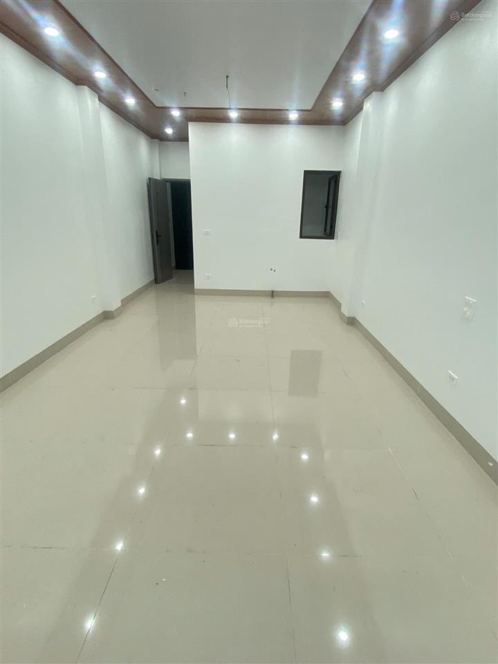 Cho thuê nhà dịch vụ vạn phúcgần him lam. dt 50m2, 7 tầng thông sàn, thang máy, có pccc. đh đầy đủ