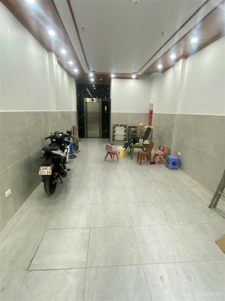 Cho thuê nhà dịch vụ vạn phúcgần him lam. dt 50m2, 7 tầng thông sàn, thang máy, có pccc. đh đầy đủ