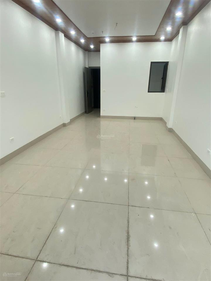 Cho thuê nhà dịch vụ vạn phúcgần him lam. dt 50m2, 7 tầng thông sàn, thang máy, có pccc. đh đầy đủ