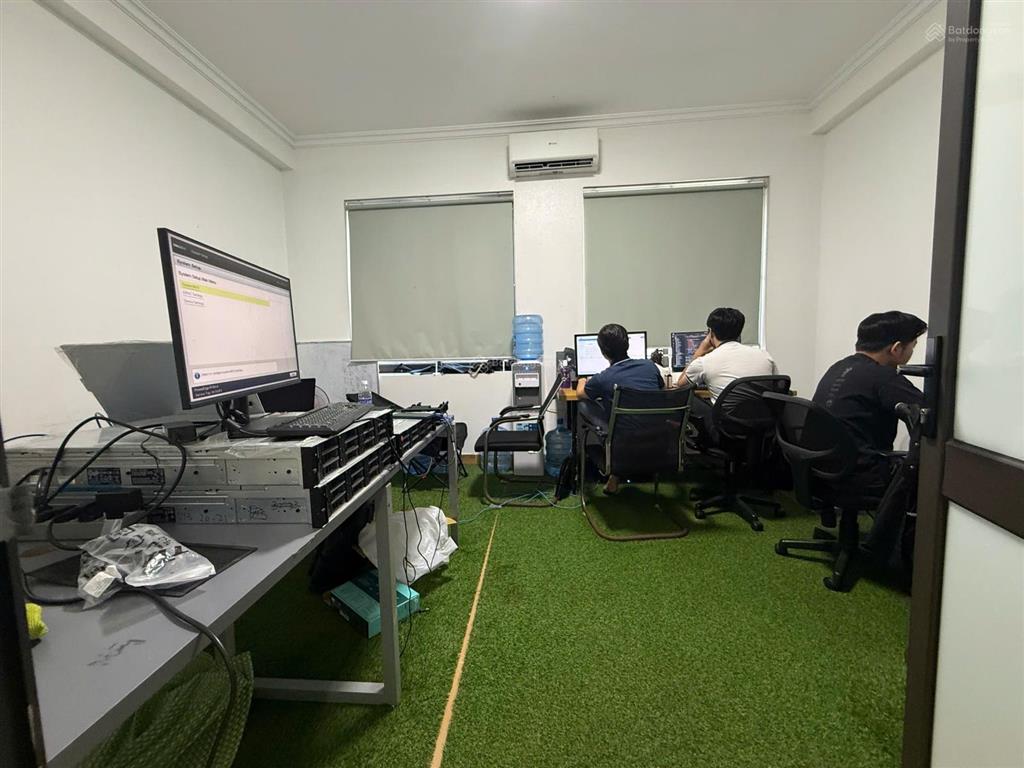 Cho thuê lk c37 bắc hà  tố hữu. dt 80m2, 5 tầng, mt 5m. có điều hòa. phù hợp các mô hình