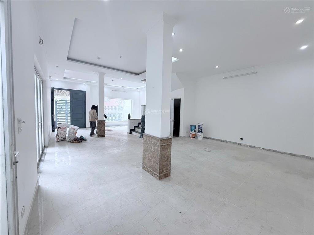 Cho thuê lk đường phạm hùng  gần bến xe mỹ đình. dt 140m2, 4 tầng. mt 8m. ô tô tránh đỗ