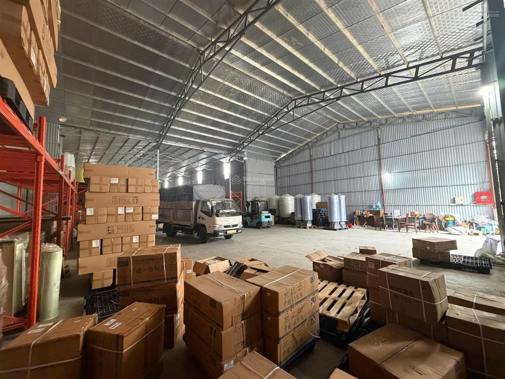 Cho thuê kho xưởng sơn đồng  an khánh. dt 700m2, xuất vat. có pccc vách tường, xe cont thoải mái