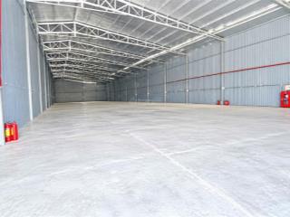 Cho thuê kho xưởng phú diễn  từ liêm. dt 900m2, xuất vat. có pccc vách tường, xe cont thoải mái