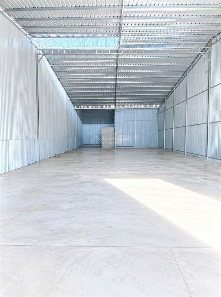 Cho thuê cụm kho xưởng hoàng tăng bí  đông ngạc. dt 600m2, xuất vat. đủ kho dt lớn nhỏ. xe công đỗ