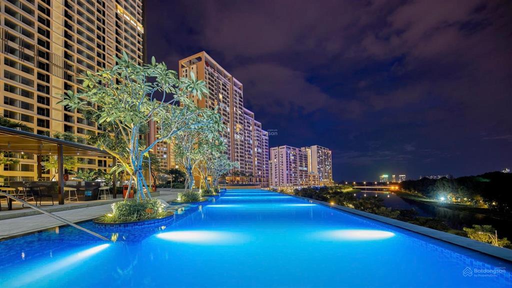 Bán căn hộ midtown, phú mỹ hưng, ô xe, lầu 5, m7, 80m2, 8,5 tỷ.  0903 920 ***