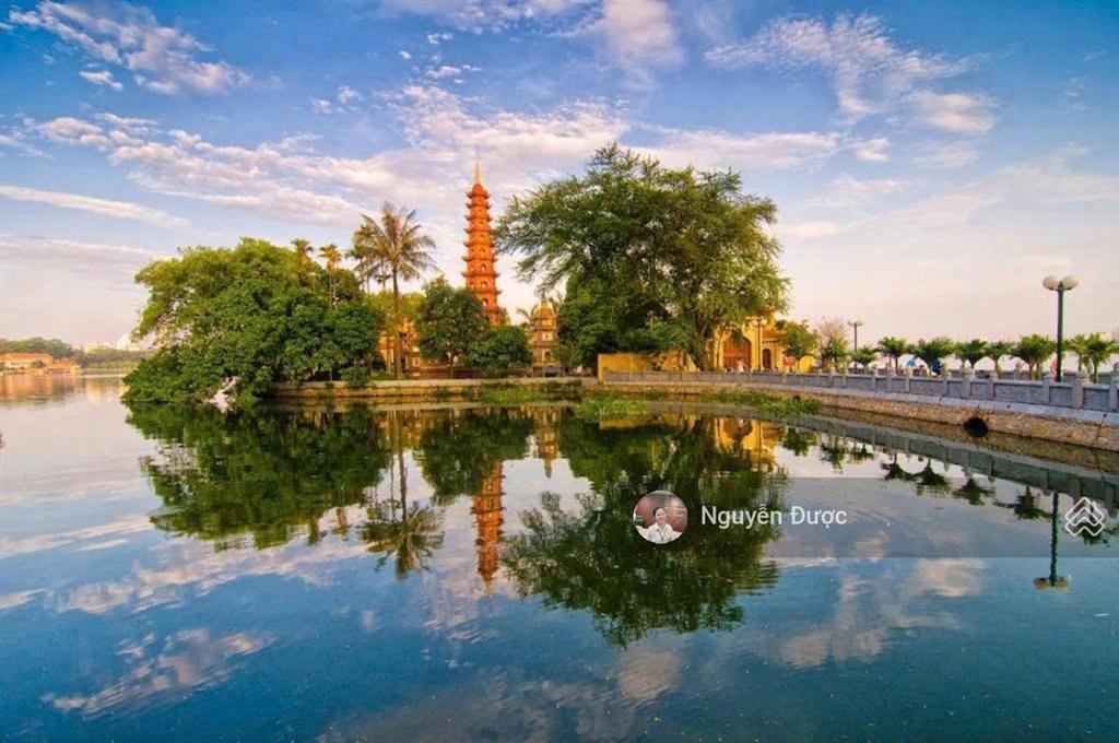 Mặt hồ tây, tây hồ, view ôm trọn hồ, khách sạn 10 tầng, dt 260m2, 35 phòng, dòng tiền tốt, 158 tỷ